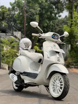 Vespa sprint justin bieber km 600 perak ( jb limited anniversary gts )