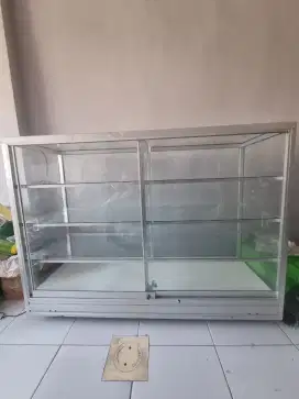 Dijual etalase bekas, pemakaian sendiri, sangat layak pakai, mulus bgt