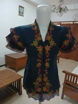 Kebaya modren bordiran size Sn M