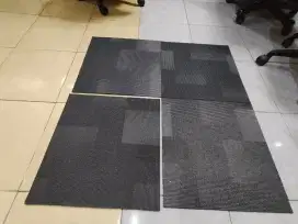Karpet tile kotak kondisi bekas