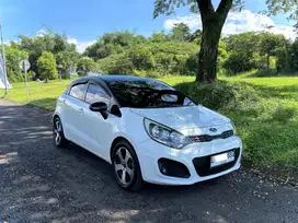 KIA RIO 1.4 MATIC 2013 ISTIMEWA