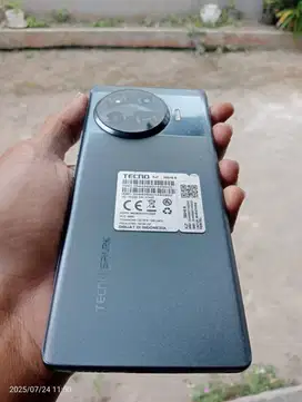 Tecno spark 20 pro plus