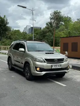 FORTUNER VNT TRD 2.5 AT 2014
