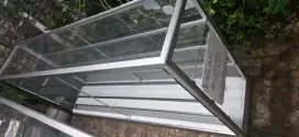 Etalase Kaca Kondisi Bagus - 2 meter x 1 meter (NEGO)