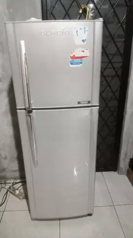 KULKAS GLACIO TOSHIBA 2 PINTU