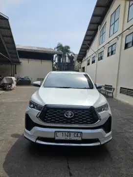 Innova Zenix V hybrid modelista
