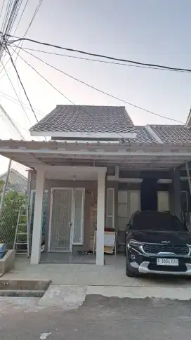 Disewakan Rumah Cluster Semi Furnish
