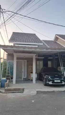 DISEWAKAN RUMAH CLUSTER SEMI FURNISH