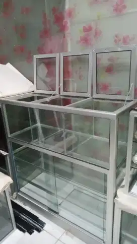 Etalase Beras kaca