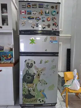 Kulkas 3 pintu bekas bagus dingin