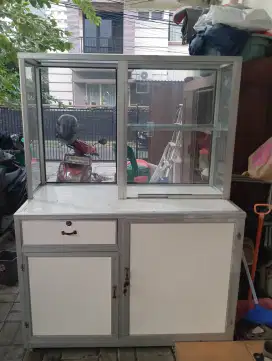 ETALASE KACA BAGUS