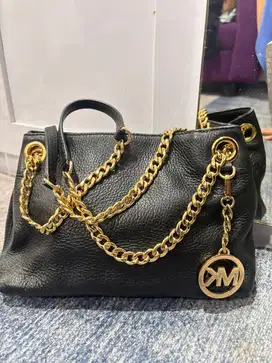 MICHAEL KORS Jet Set Medium Pebbled Laether Crossbody  Bag