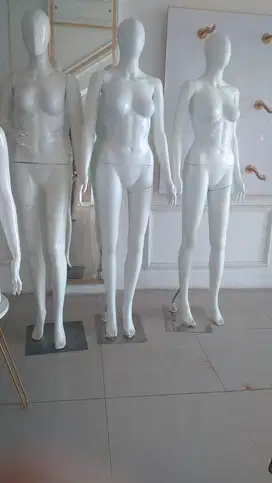 Perlengkapan usaha butik