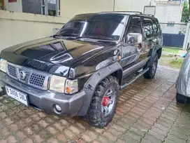 Nissan Terano G2 Grandrood 2004