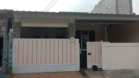 Rumah disewakan dalam kompek