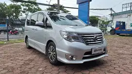 TDP Rendah Nissan Serena 2.0 Highway Star Bensin-AT 2015 Silver  CCYCB