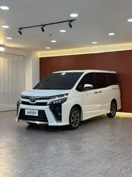 Toyota Voxy 2.0 AT Tahun 2018 Km 46Rb Recrod Bergaransi