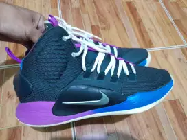 Sepatu Nike hyperdunk X 42,5