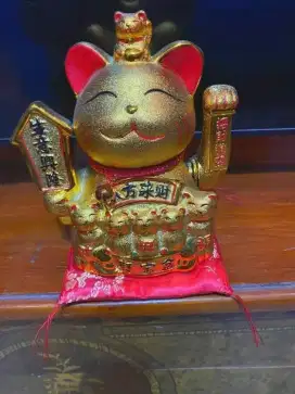 Kucing hoky kramik gerak