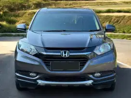Honda HRV 1.5 E AT
Th : 2017