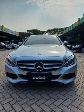 Mercedez benz AVG C200 tahun 2016