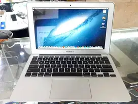 MacBook Air 11-inch Mid 2011 A1370 Core i5 1.6GHz RAM 2GB SSD 64GB