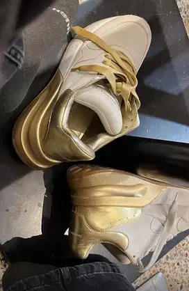 Sepatu ALEXANDER MCQUEEN