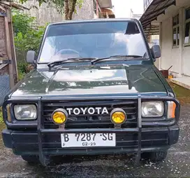 Toyota Kijang tahun 1989