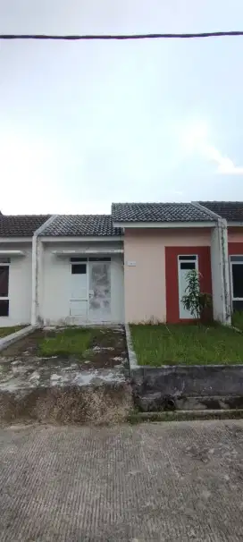 Disewakan Murah Sekali, Rumah dekat stasiun cilejit