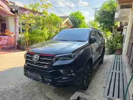 Toyota Fortuner TRD Sportivo Diesel Solar Matic AT Tahun 2021 , 2022