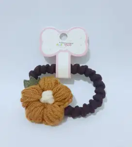 Kuncir Bunga Rajut