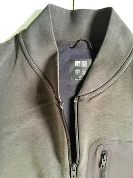 Jaket Stretch UniqLo ukuranXL
