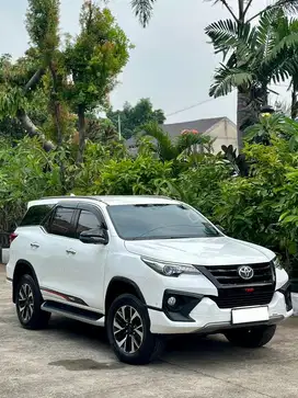 (50rb KM) {Cash} Toyota Fortuner VRZ TRD 2.4 A/T Diesel 2018