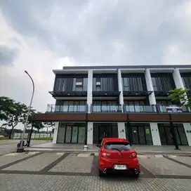 Ruko Hoek Gandeng 2 dan 3 Lokasi Paling Depan Boulevard Hampton Avenue
