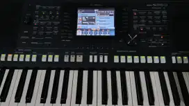 Yamaha PSR S 950