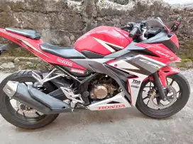 Dijual Honda CBR th 2015 Pajak Hidup Surat Lengkap