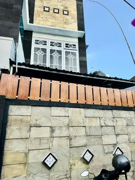 dijual rumah lantai 2 monang maning denpasar