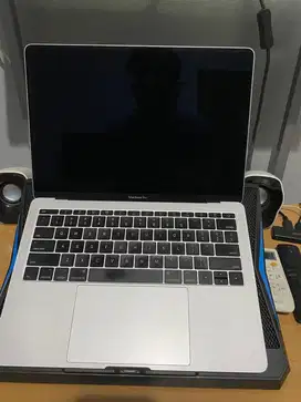 MACBOOK PRO 2017 13 inch I5