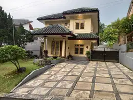DIJUAL RUMAH BAGUS 2LT SEJUK NYAMAN BUKIT GOLF HIJAU BGH SENTUL SSR840