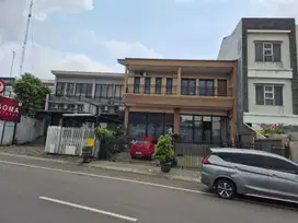 Di Sewa ruko sangat lebar Kota Wisata Cibubur