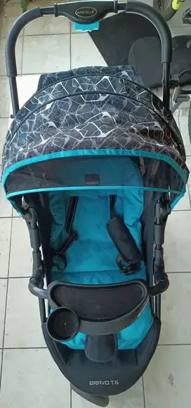 Stroller plus car seat untuk sikecil duduk di mobil Babyelle Bravo T.S
