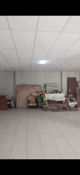 Di Sewakan Gudang Pinggir jalan raya Legok Tangerang Lha