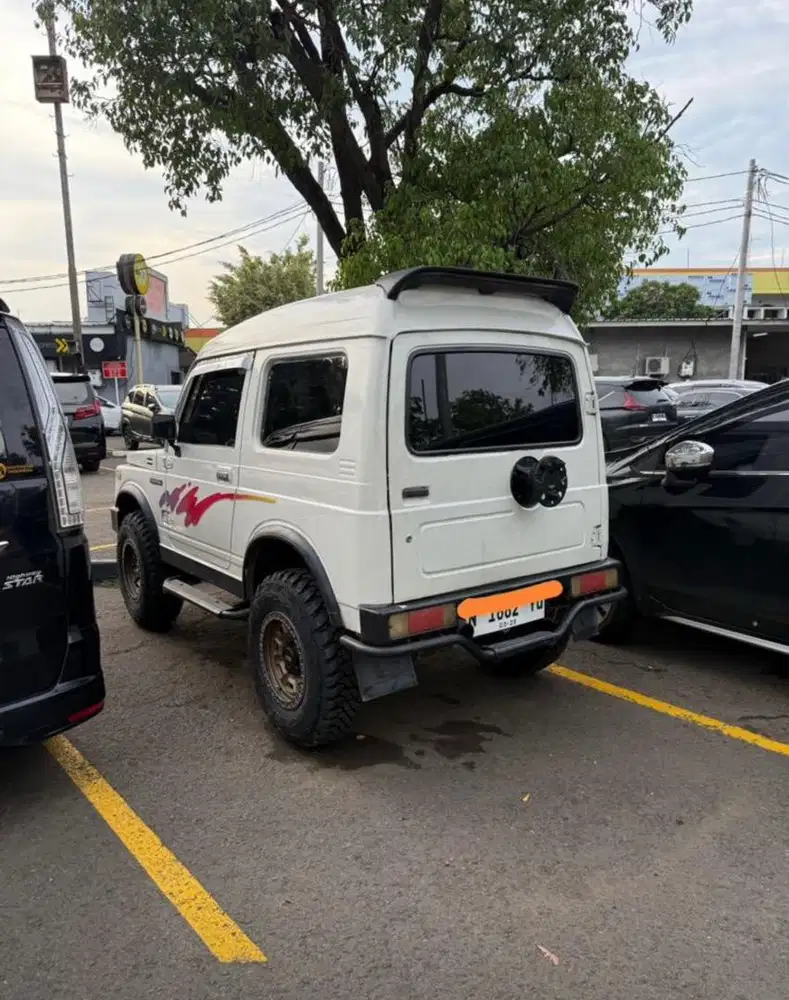 Dijual Cepat! Mobil Jeep Suzuki Katana SC 2WD Jeep 1994