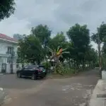 Dijual rumah tua HITUNG TANAH di Tulodong bawah Jakarta