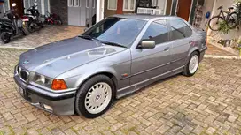 BMW 320i 1994 Bensin