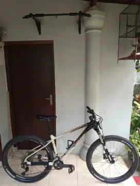 Sepeda mtb Polygon xtrada 6 size M 27,5 er