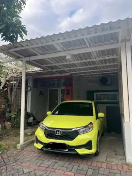 DISEWAKAN RUMAH SEMI FURNISH ONE GATE