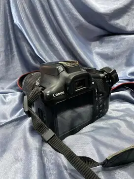 CANON EOS 1300D