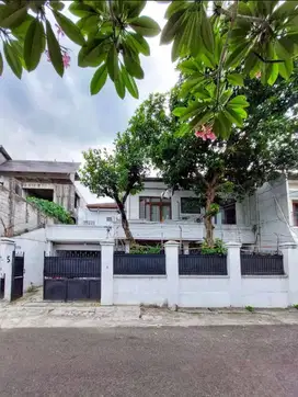 Rumah Mewah Dijual Siap Huni Di Cipete Jakarta Selatan