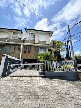 Jual Rumah bergaya Villa di Taman Giri Jimbaran area Hunian Investasi